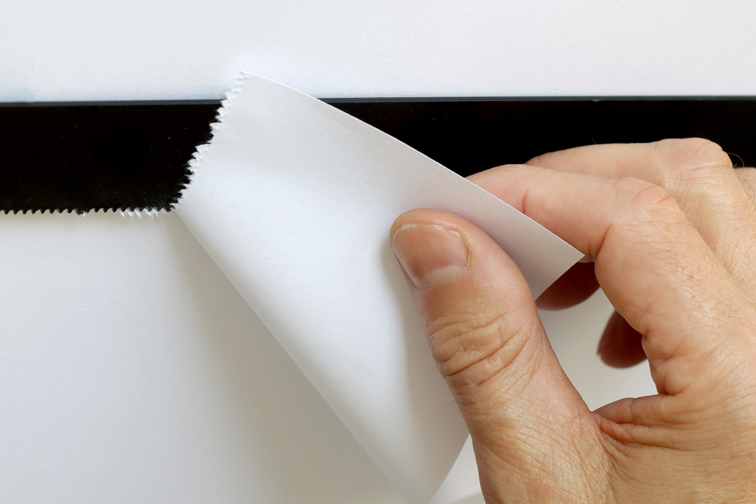 Wall-mounted holder for drawing paper Europel black
